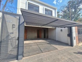 CASA EN VENTA EN ASUNCIÓN, ZONA COLEGIO SAN IGNACIO DE LOYOLA SIL